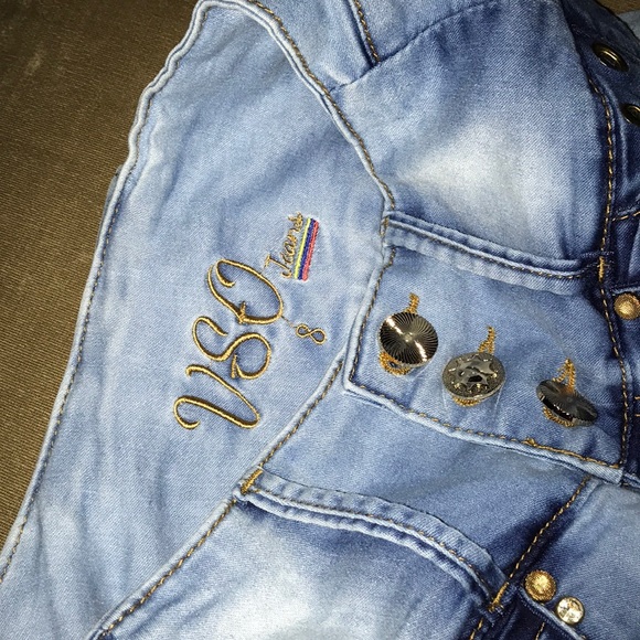 Butt Lifting Light Blue Colombian Jeans - Picture 4 of 6